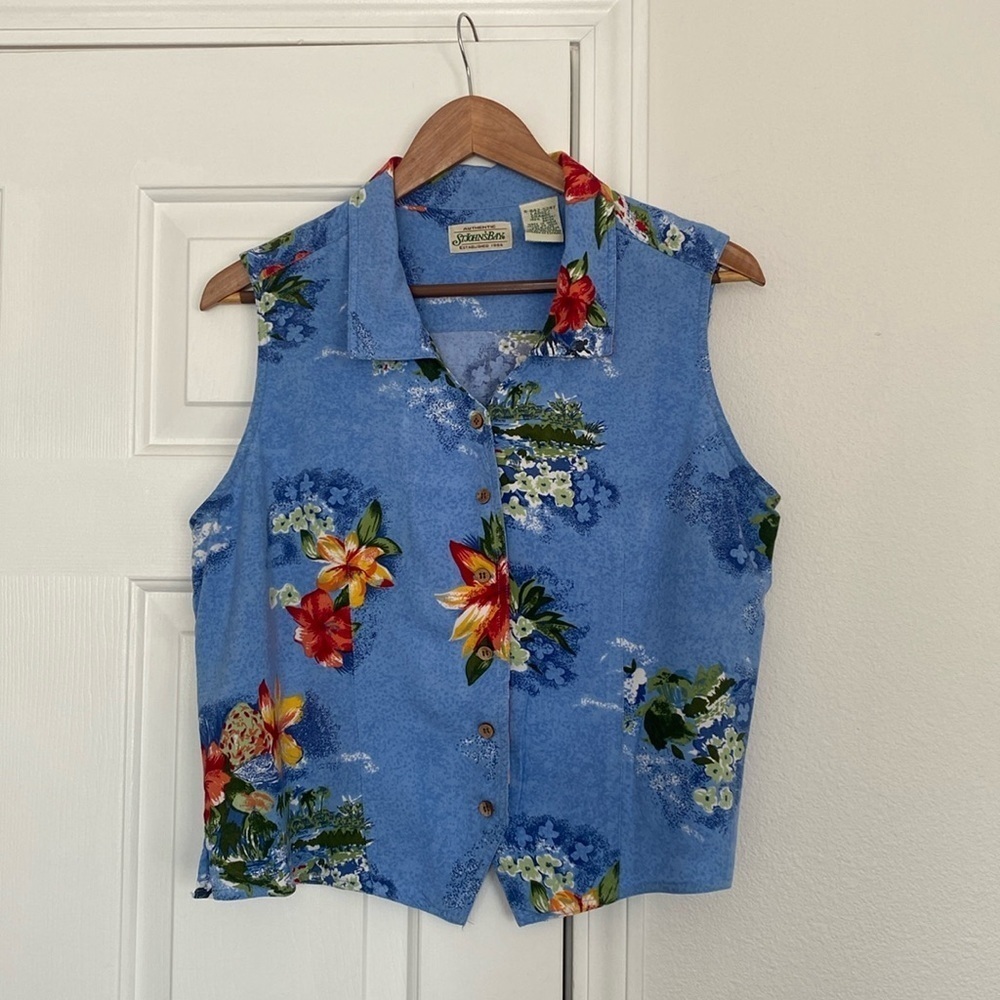 St. John's Bay Blue Floral Sleeveless Button-Down Blouse